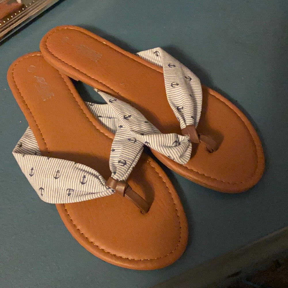Ardene flip flop.